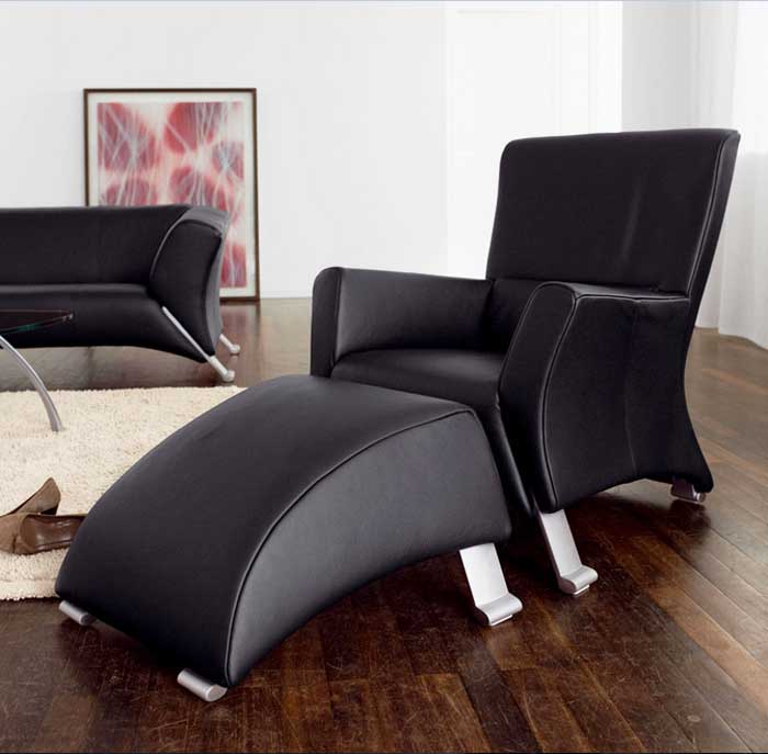 Wohnzimmer, Rolf benz ledersessel mit rahmen aus edelstahl oben laminatboden.  