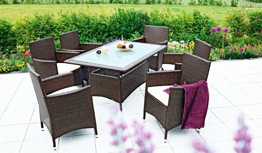 Terrassen, Terrassenmöbel polyrattan dass bestehen aus 6 sessel und 1 tisch sowie 6 kissen.  