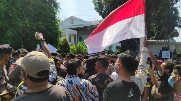 Bagaimanakah kedaulatan yang dianut oleh negara ri