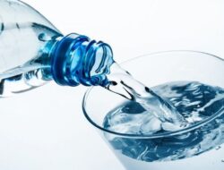 Air Putih Dihormati: Makna dan Peran Vital dalam Kehidupan