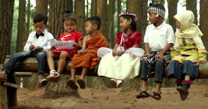 Tunggal menghormati ika beragama tokoh moderasi toleransi agama bhinneka muslim berbeda bhineka manusia orang secara sama urgensi makna lambang mereka