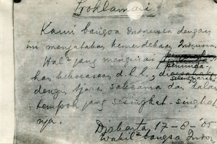 Proklamasi naskah teks perumusan maeda laksamana saat pengetikan soekarno penyusunan kompas sahur ahmad suasana hatta bersejarah mengintip dictio bagaimana proses