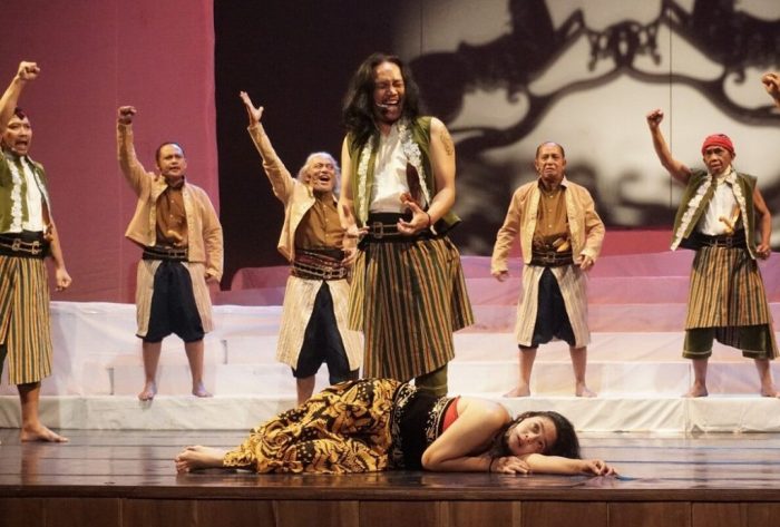 Teater pengertian pementasan tradisional maolioka