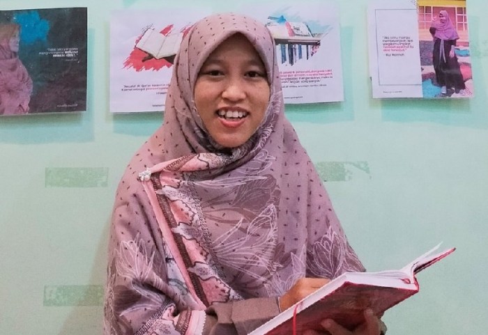 Jamilah jiddan artinya