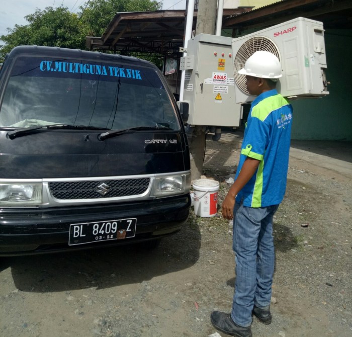 Cuci mesin servis panggilan kode tukang