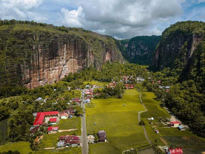 Lembah harau wisata alam kekinian instagramable makin seperti geopark menuju padang nama eropa spot sumbar sumatera kabupaten