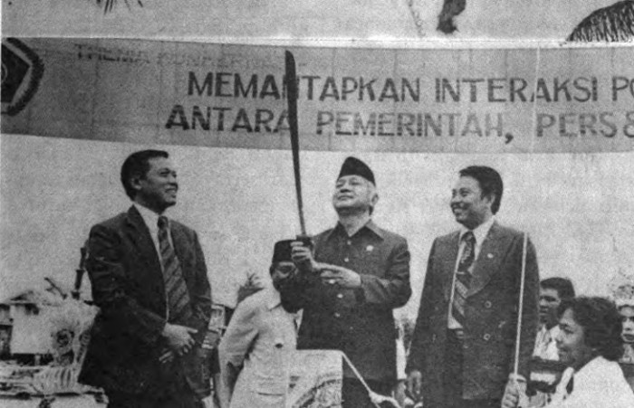 Reformasi peristiwa ham politik trisakti pada pelanggaran tragedi ekonomi jelang gerakan perkembangan soeharto pemuda mahasiswa penting opini 90an lalu catatan