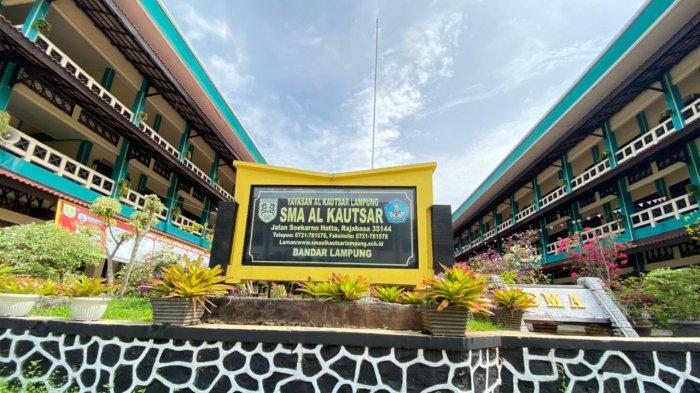 Kautsar lampung bandar smp siswa baru penerimaan pelajaran siswi membuka tahun brosur