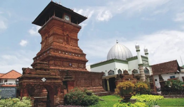 Demak kerajaan wisata masjid wali kudus sejarah songo letak kesultanan jawa religi raja ziarah peninggalan menara agama berdirinya penyebaran walisongo