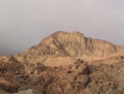 Mengapa Bukit Sinai Juga Dinamai Gunung Nabi Musa?