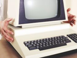 Kelebihan dan Kekurangan Komputer: Dampak Teknologi pada Kehidupan