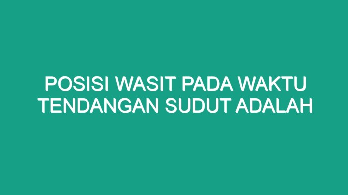 Posisi wasit pada waktu tendangan sudut adalah