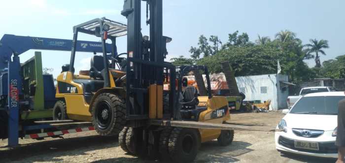 Pasuruan sewa forklift