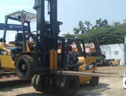 Sewa Forklift Balikpapan: Solusi Praktis untuk Kebutuhan Angkutan