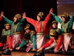 Jelaskan Urutan Gerak Tari Gerak Menenun 2: Menelusuri Makna dan Filosofi di Balik Gerakan